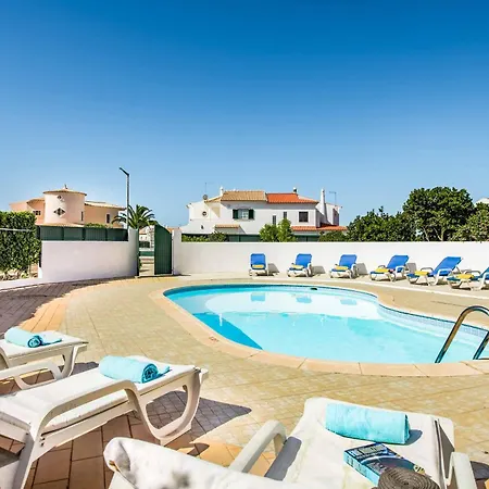 Dois Pinheiros Villa *