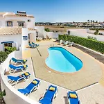 Dois Pinheiros Villa *