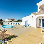 Dois Pinheiros Villa *